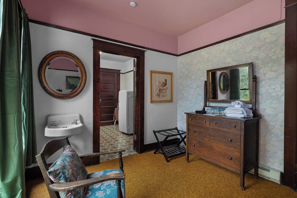 Traditional Apartment, Non Smoking, Garden View | Egyptian cotton sheets, premium bedding, individually decorated