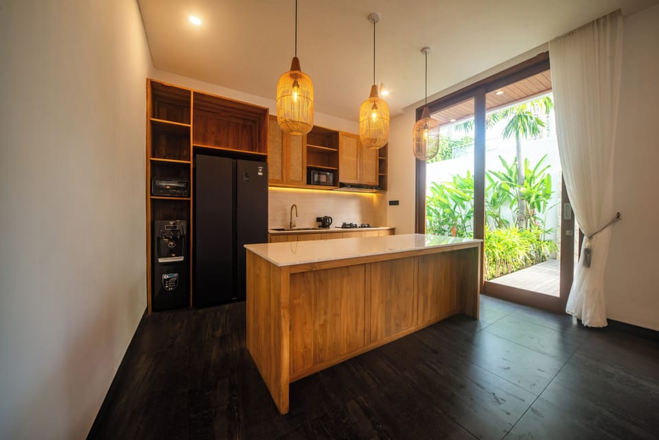 Family Villa, Pool View | Private kitchen | Electric kettle