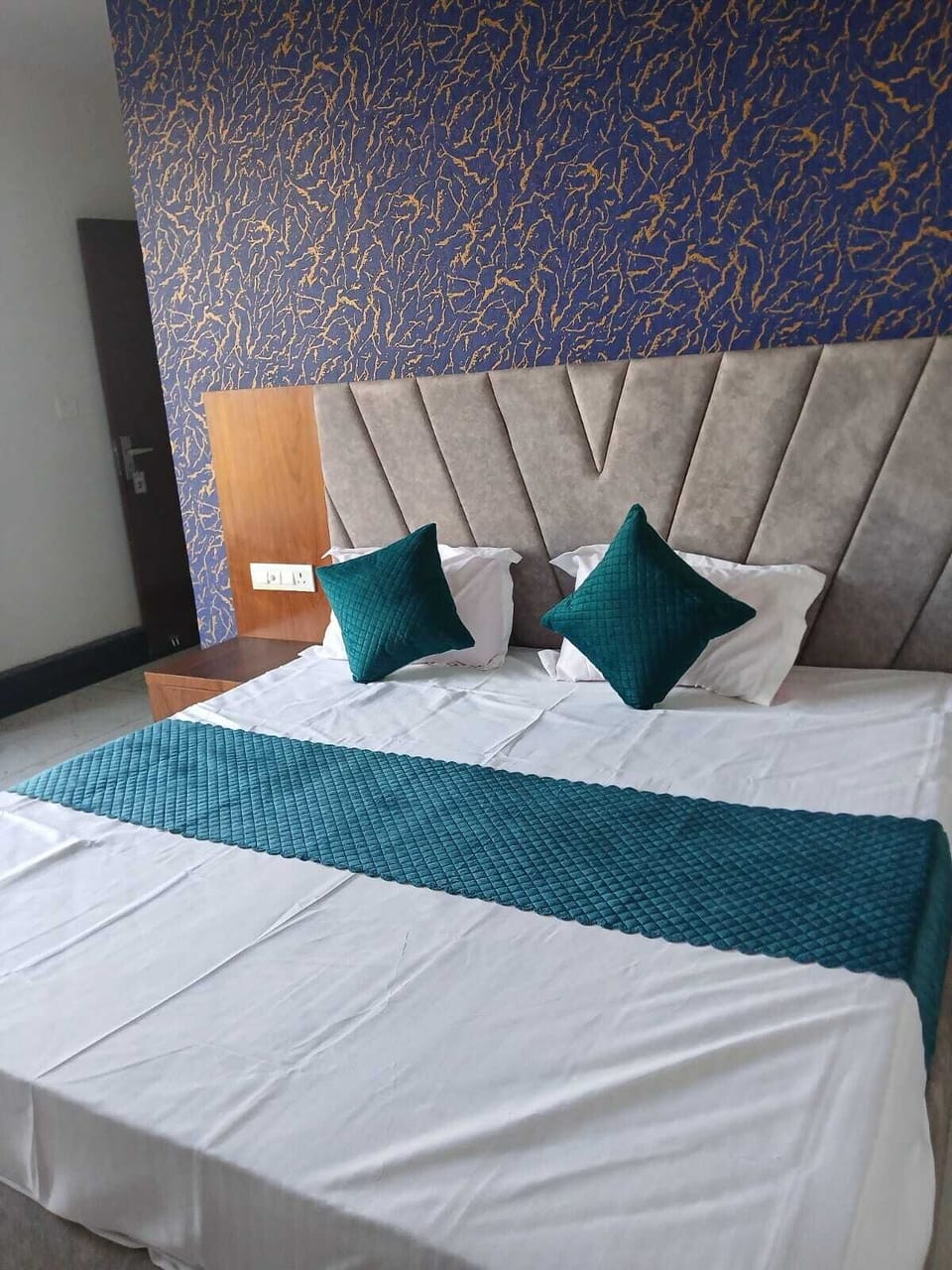 Deluxe Room | Free WiFi