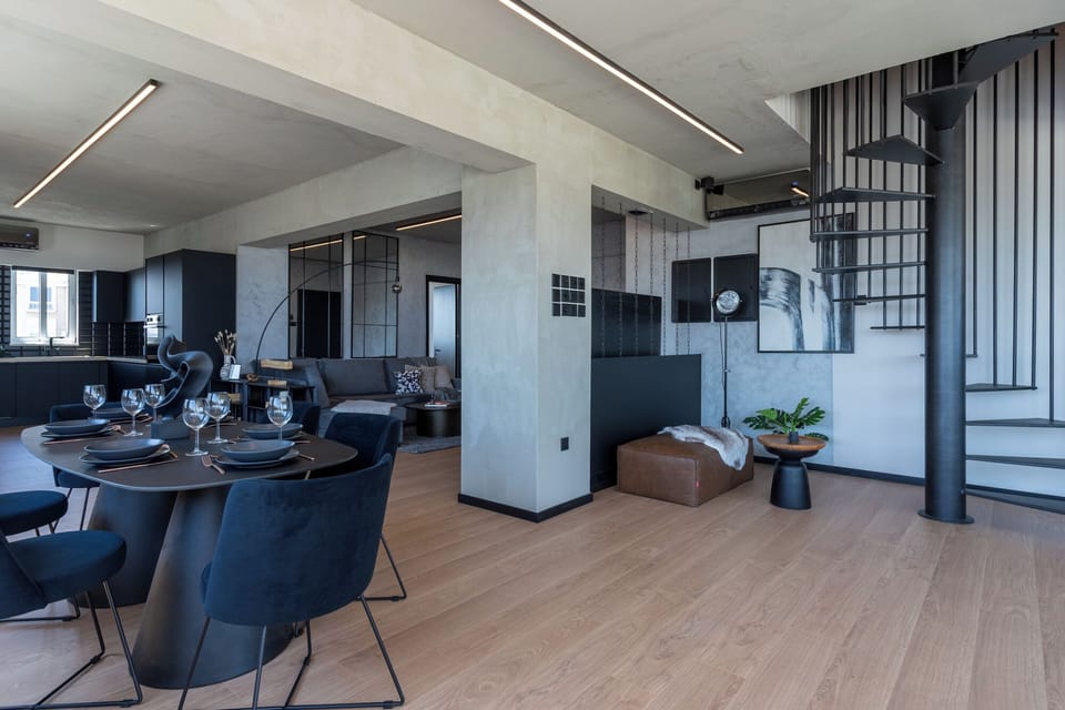 Apartment, 3 Bedrooms, Balcony, Sea View | In-room dining
