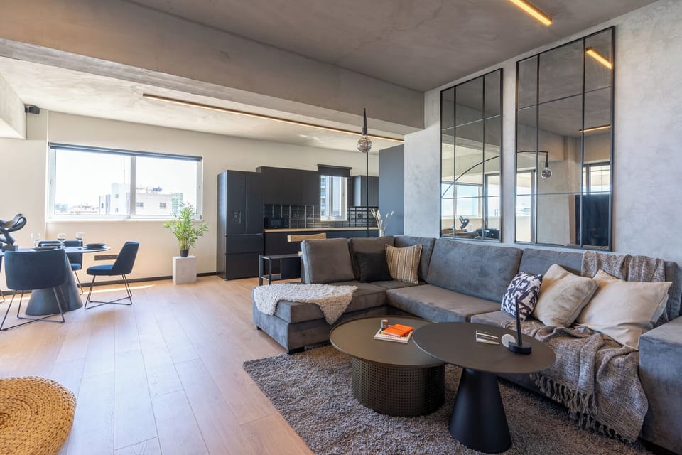 Apartment, 3 Bedrooms, Balcony, Sea View | Private kitchen | Fridge, microwave, oven, stovetop