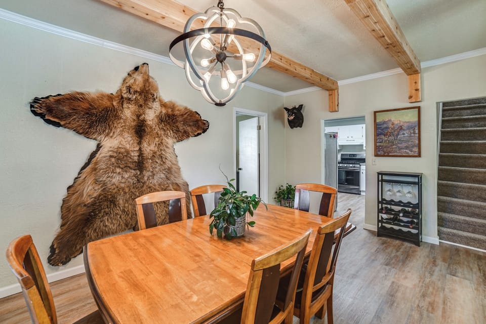 House (5 Bedrooms) | Interior