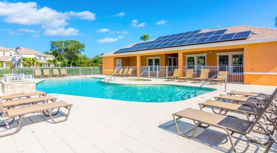 House | 4 bedrooms, high-speed internet