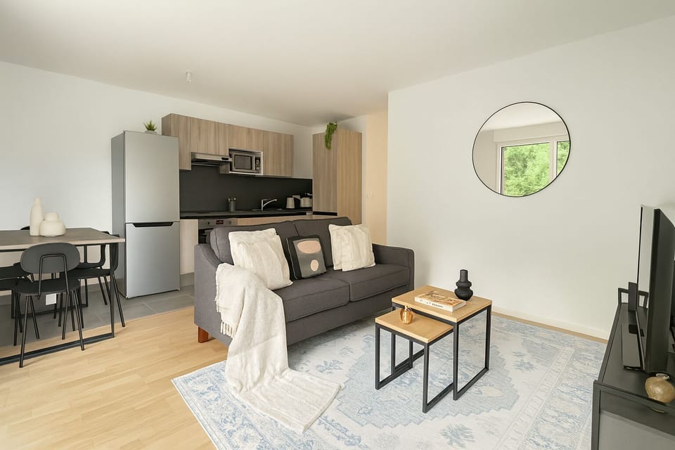 Apartment | Living area | Flat-screen TV