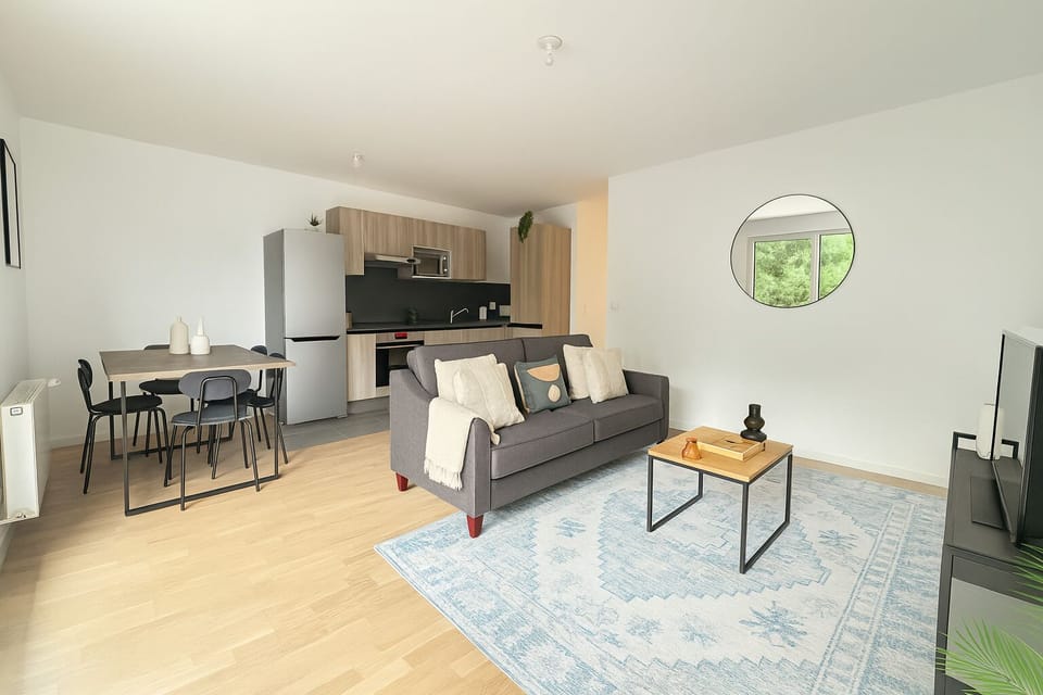 Apartment | Living area | Flat-screen TV