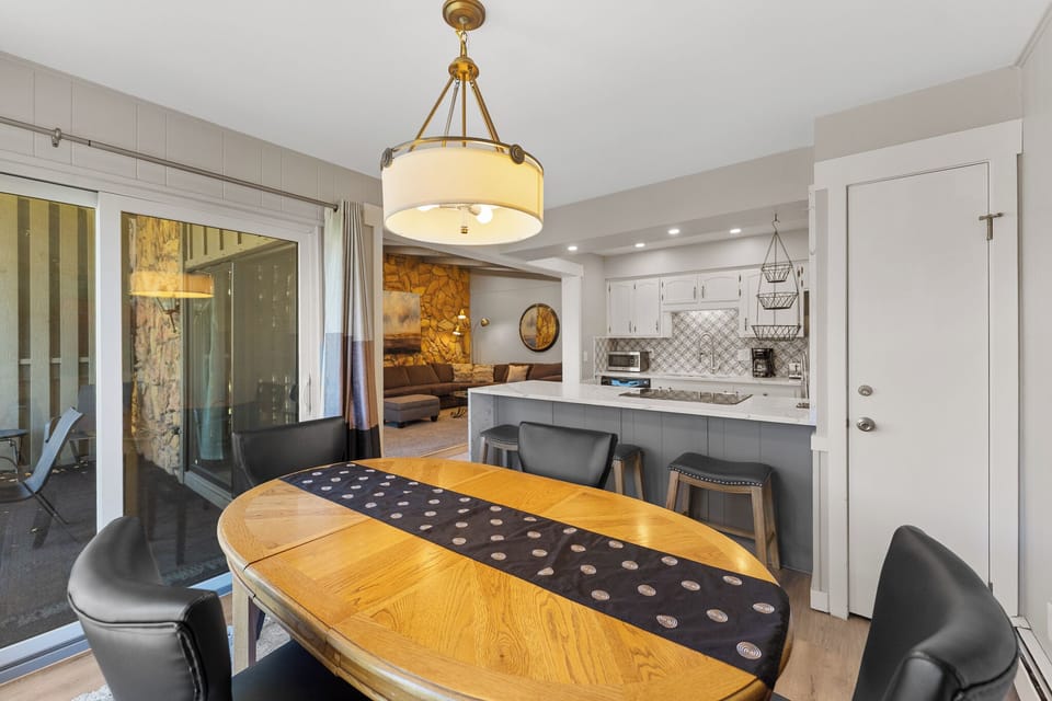 Condo (2 Bedrooms) | Property amenity