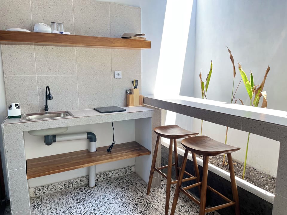 Deluxe Double Room, Mountain View | Private kitchen | Stovetop, dishwasher, electric kettle, cookware/dishes/utensils