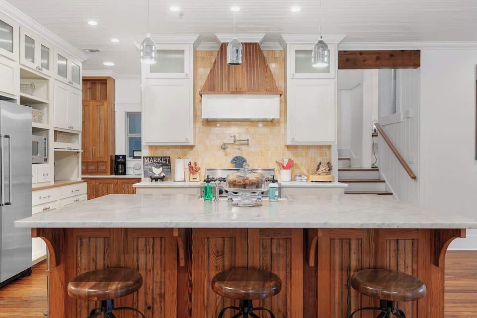 House, Multiple Beds, Patio (1210 Sleepy Hollow) | Private kitchen