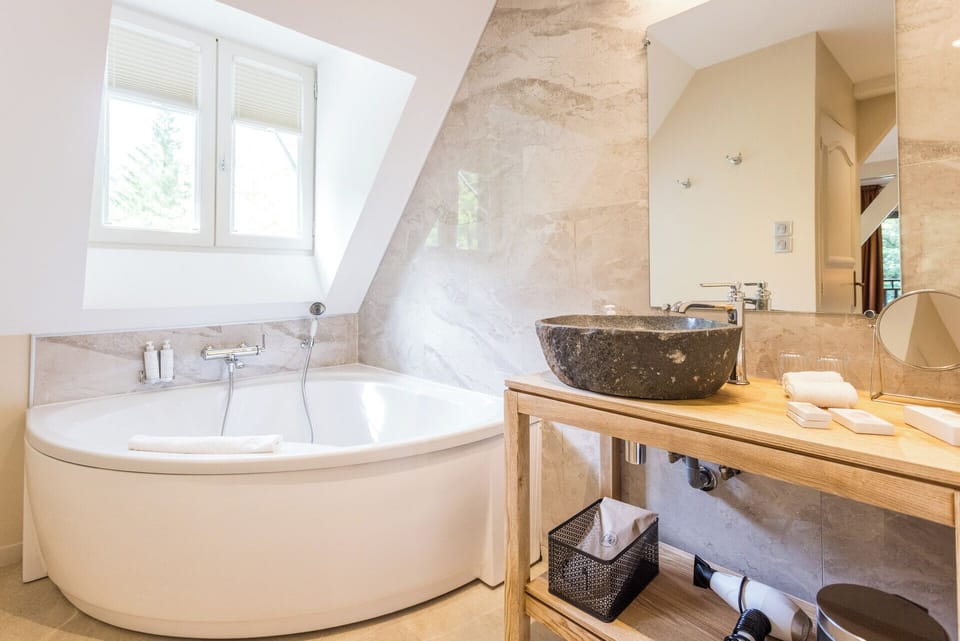 Double Room, Balcony, River View | Bathroom | Bathrobes, slippers