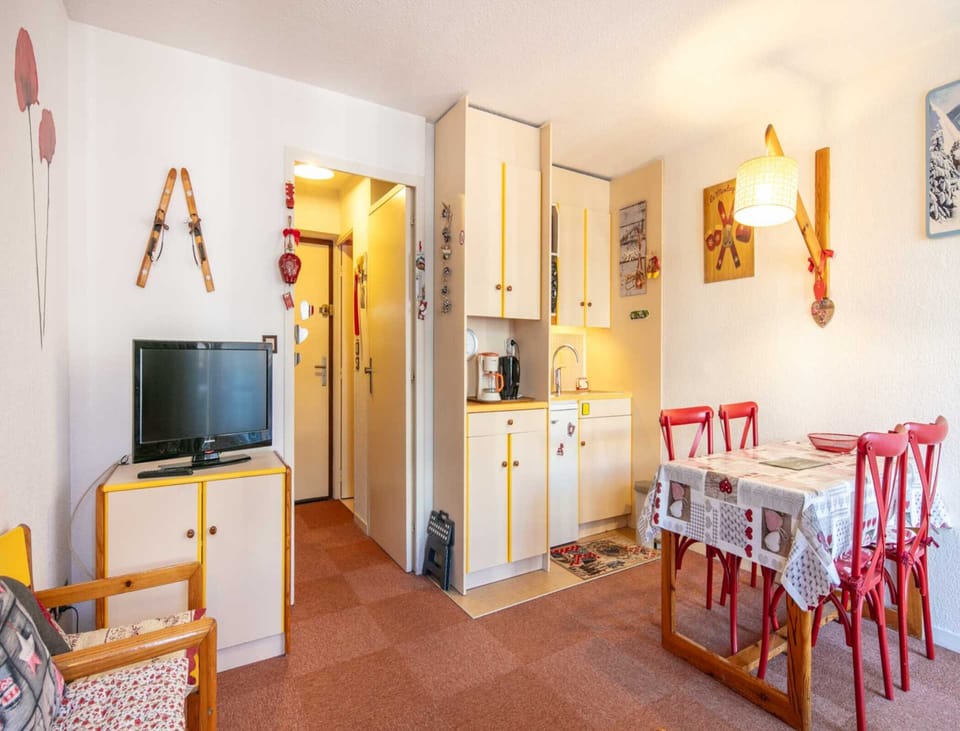 Apartment | Dining