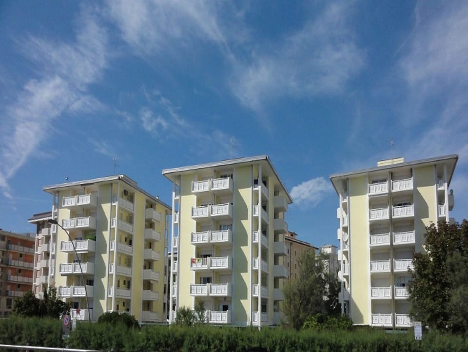 Apartment, 2 Bedrooms, Balcony, Ocean View | Front of property