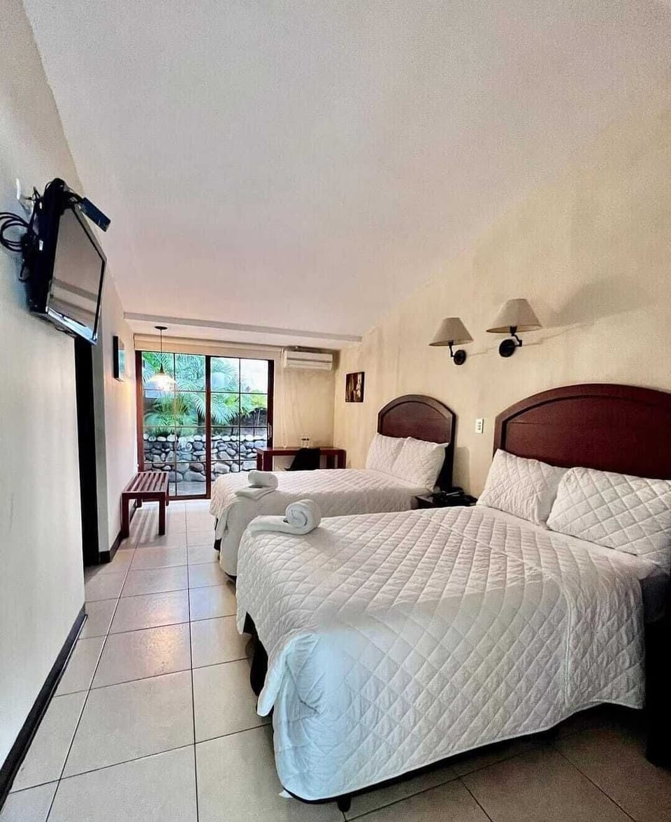 Double Room | In-room safe, desk, laptop workspace, blackout drapes