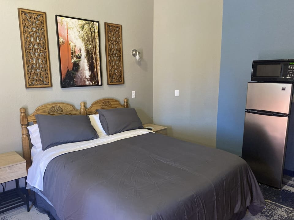 Economy Single Room | Iron/ironing board, free WiFi