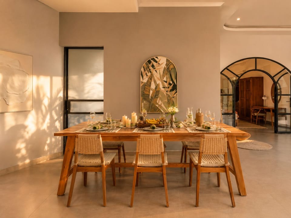 Superior Villa, Pool View | In-room dining