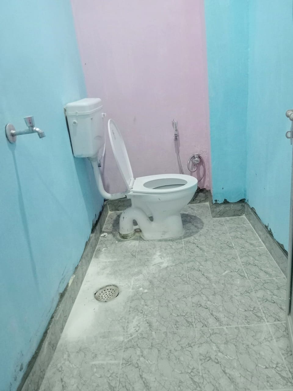 Shower, rainfall showerhead, slippers, bidet