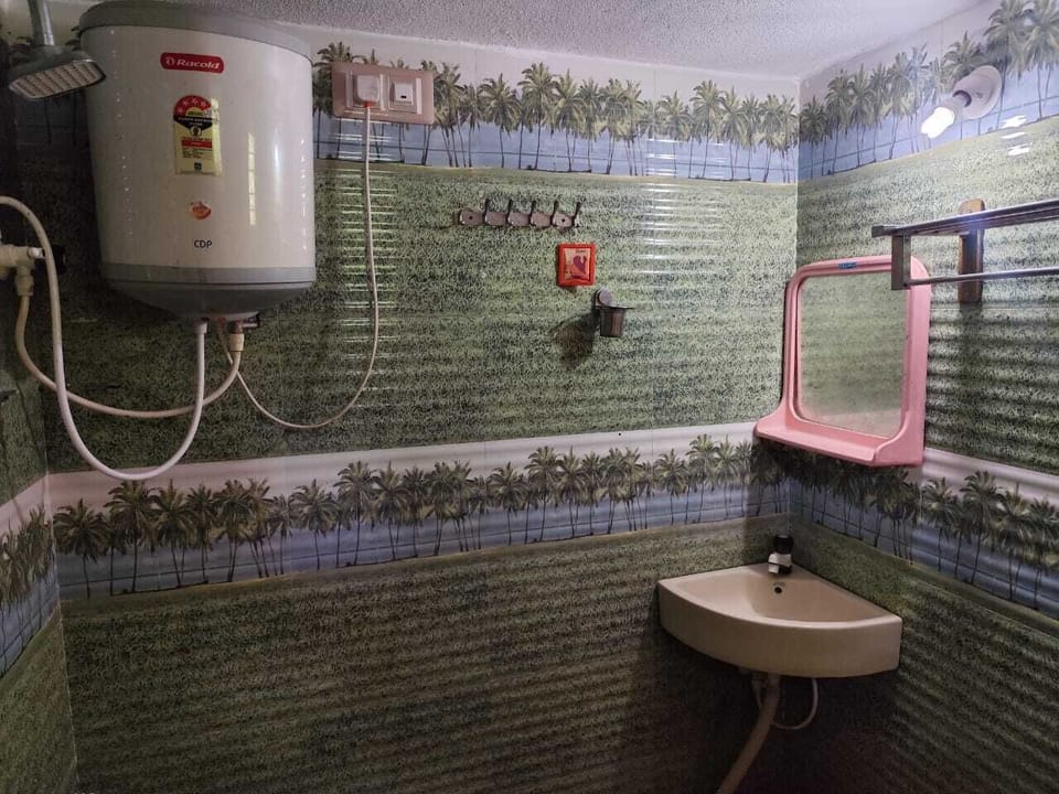 Deluxe Cottage | Bathroom | Free toiletries, towels, soap, shampoo