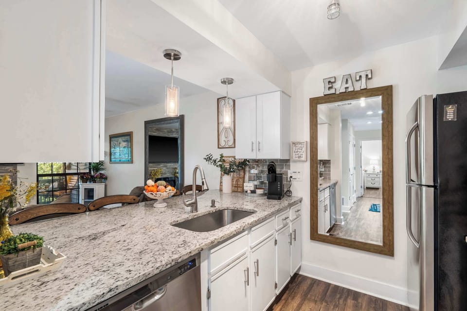 Condo, Multiple Beds, Balcony, Garden View (Cute, Comfy & Cozy) | Private kitchen
