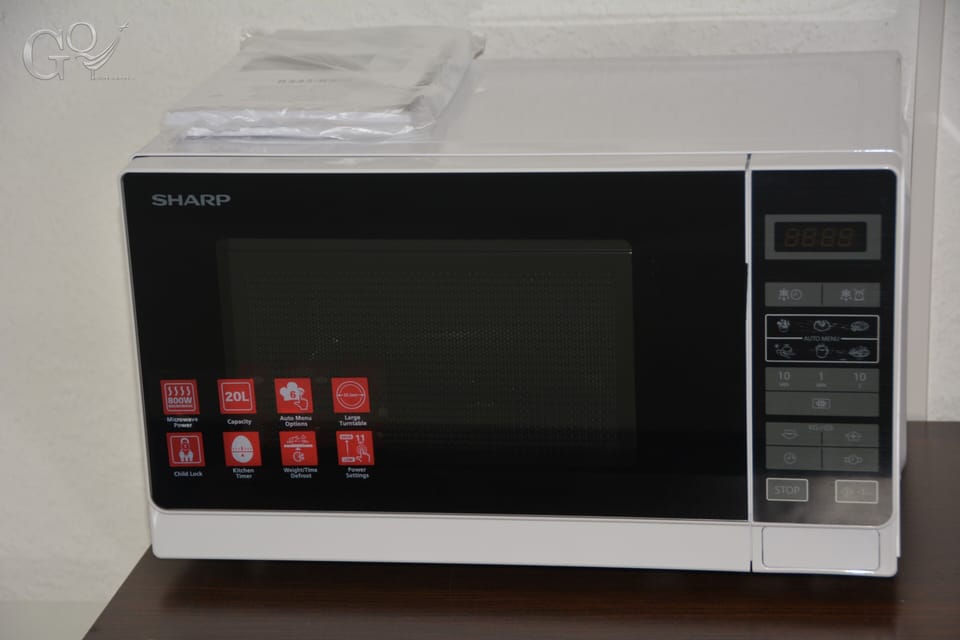 Deluxe Studio Suite | Microwave