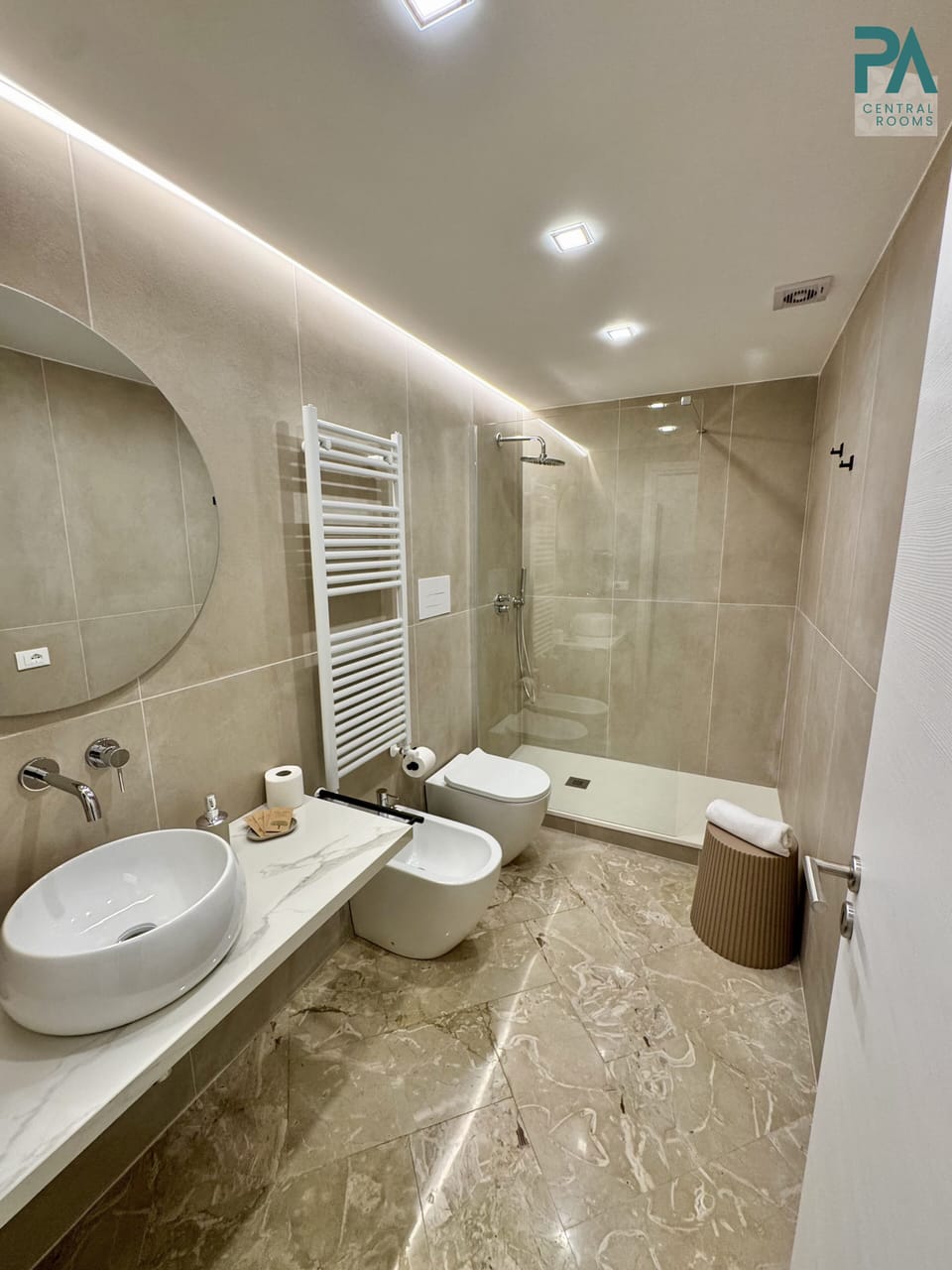Superior Double Room, City View | Bathroom | Combined shower/tub, hair dryer, slippers, bidet
