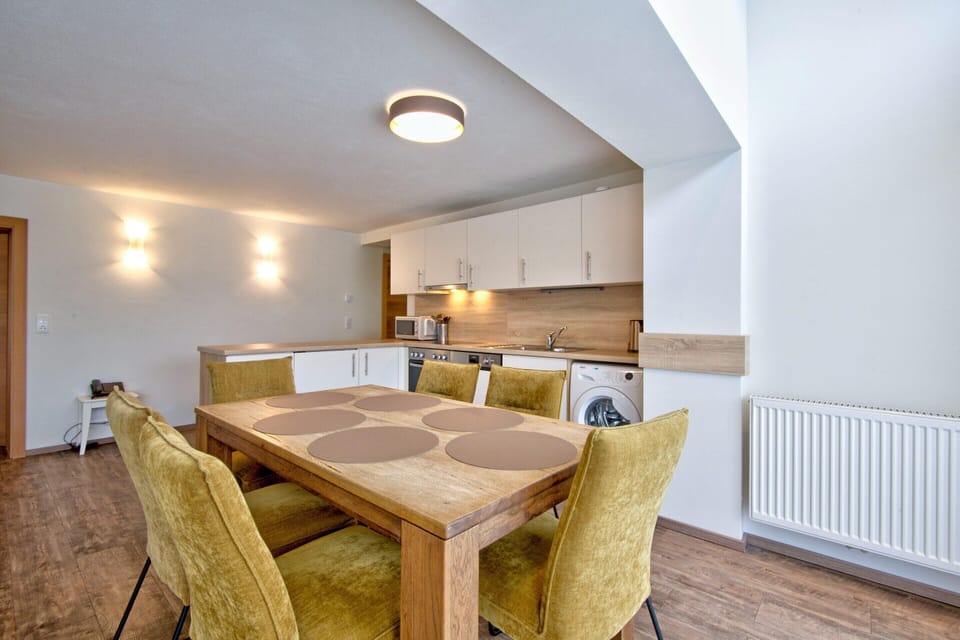 Apartment | Dining