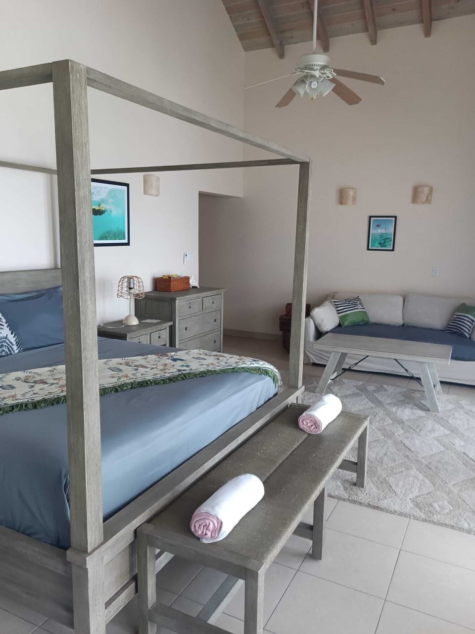 Deluxe Room | Minibar (some free items), soundproofing, WiFi (free), bed sheets