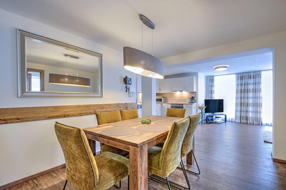 Apartment | Dining