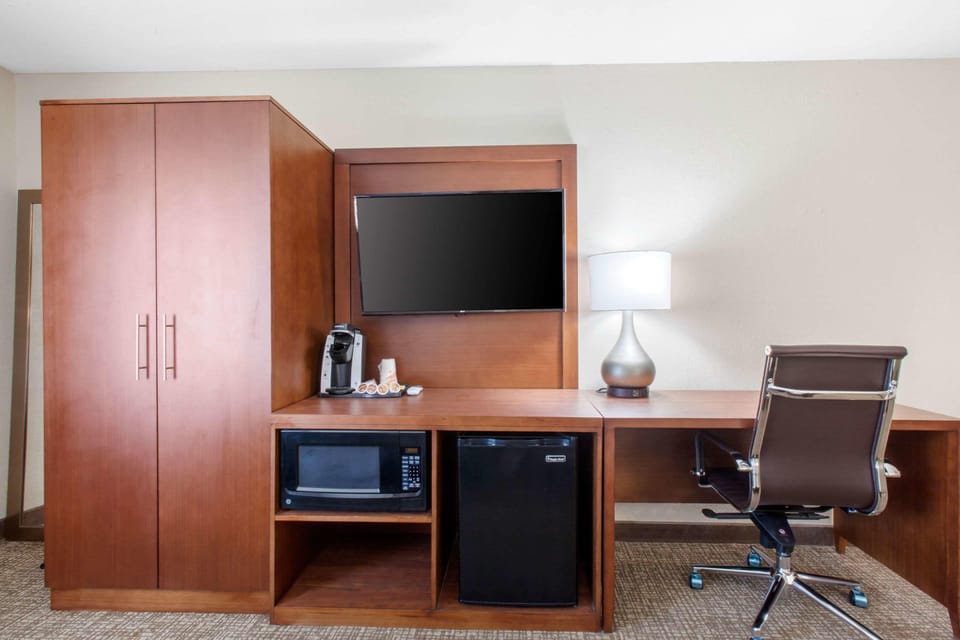 Room, 2 Queen Beds, Accessible, Non Smoking | Premium bedding, down comforters, pillowtop beds, desk
