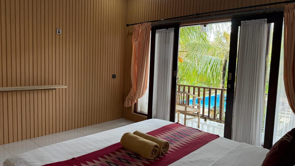 Deluxe Double Room, Balcony, Courtyard View | Soundproofing, free WiFi, bed sheets