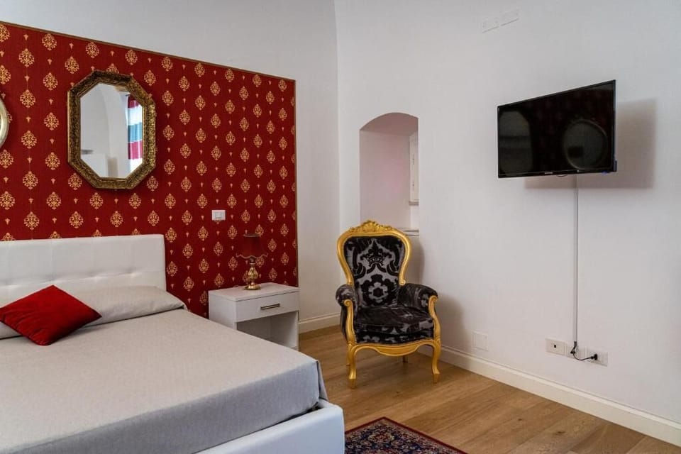 Blackout drapes, soundproofing, WiFi (free)