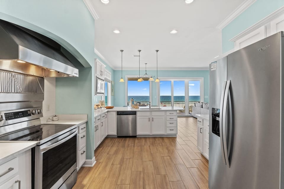 House, Multiple Beds (SeaNile) | Private kitchen | Oven, toaster