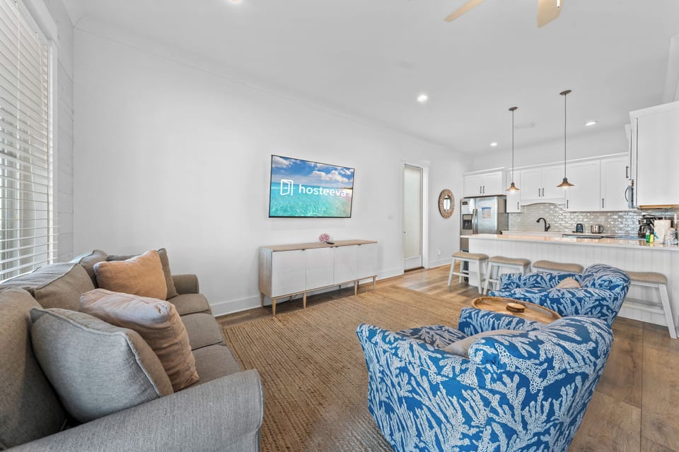 Signature House, 2 Bedrooms, Patio, Beachside | Living room | 30-inch Smart TV with digital channels