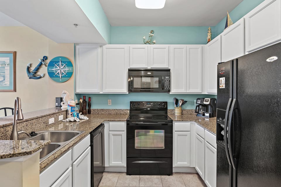 Condo, 1 King Bed with Sofa bed (Palms Resort #11009 Jr 2BR) | Private kitchen | Oven, toaster