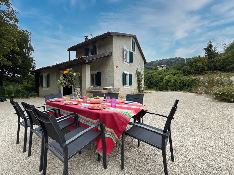 House | 4 bedrooms, desk, high-speed internet