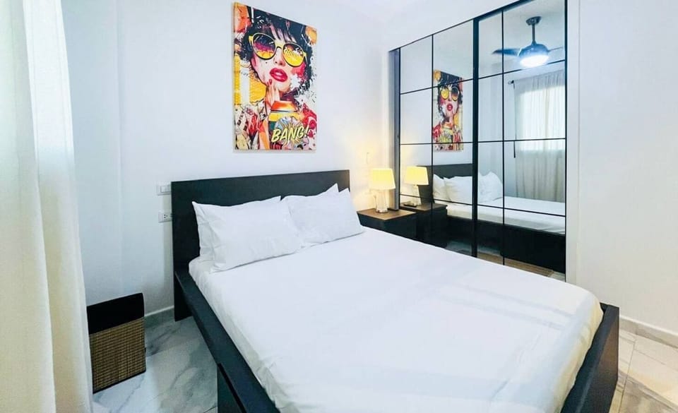 House | 2 bedrooms, desk