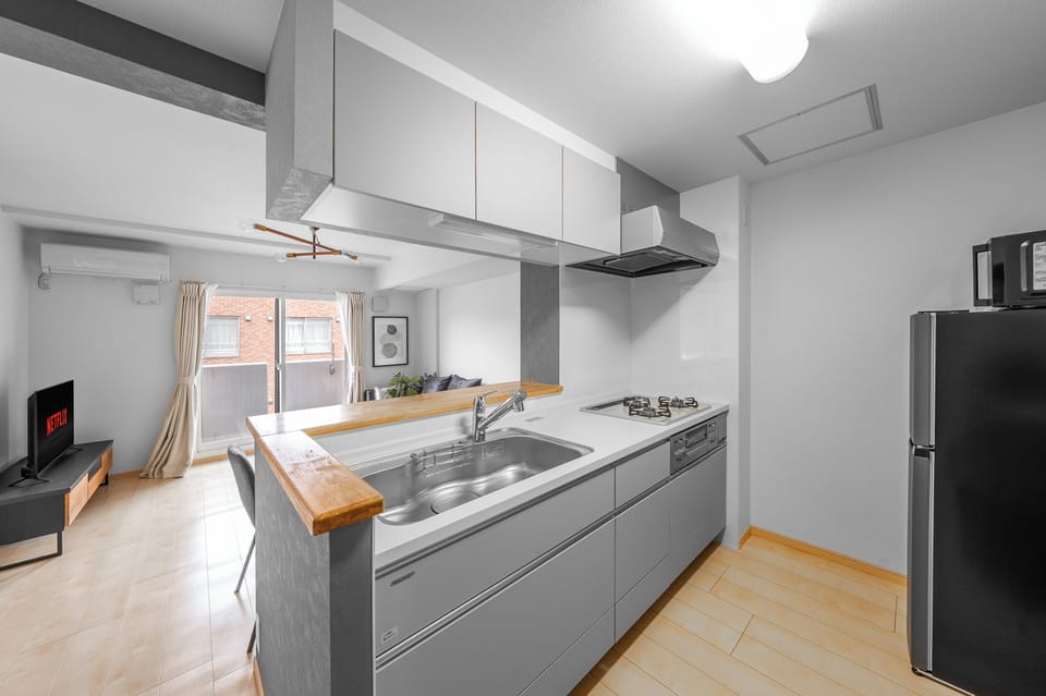Fridge, microwave, stovetop, toaster