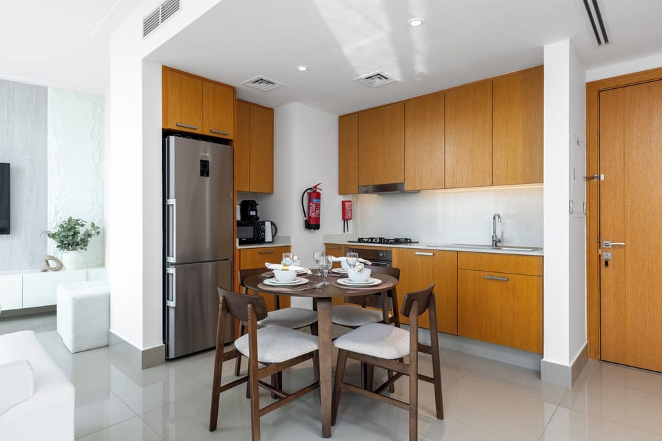 Deluxe Apartment, Non Smoking, Canal View | Private kitchen | Coffee/tea maker, electric kettle