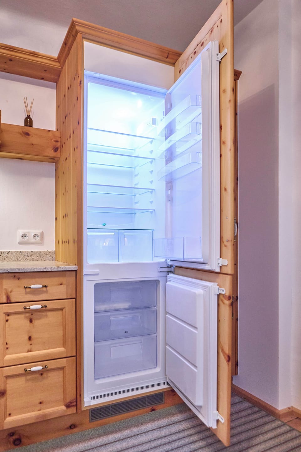 Family House, 2 Bedrooms, Garden View | Private kitchen | Coffee/tea maker, electric kettle, toaster