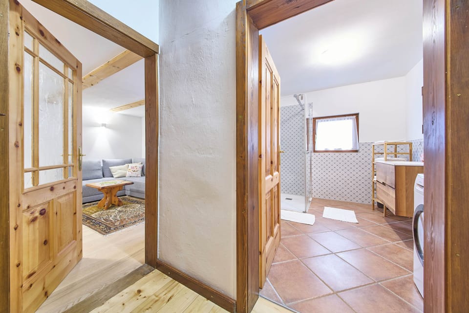 Family House, 2 Bedrooms, Garden View | Free WiFi, bed sheets