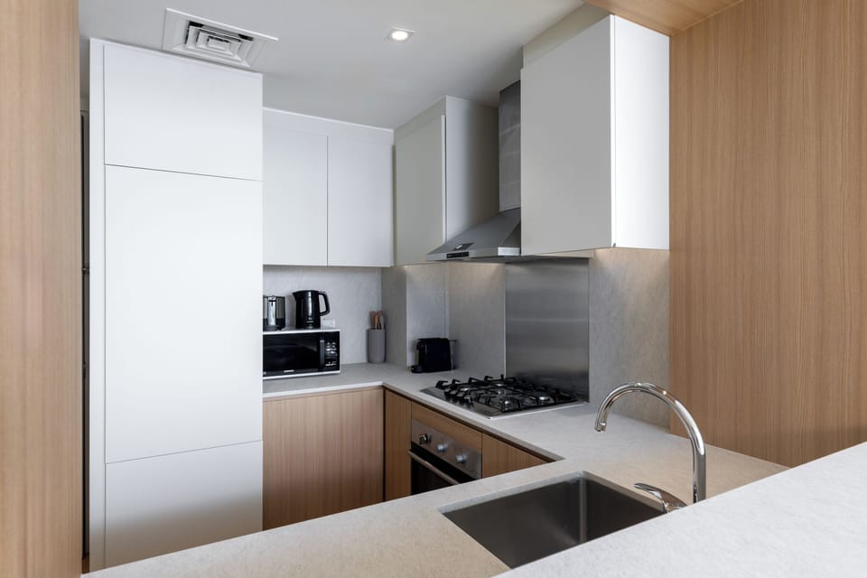 Deluxe Apartment, 2 Bedrooms, Non Smoking, Canal View | Private kitchen