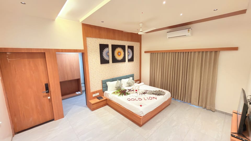 Family Double Room, Balcony | Desk, laptop workspace, free WiFi