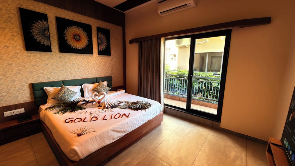 Family Double Room, Balcony | Desk, laptop workspace, free WiFi