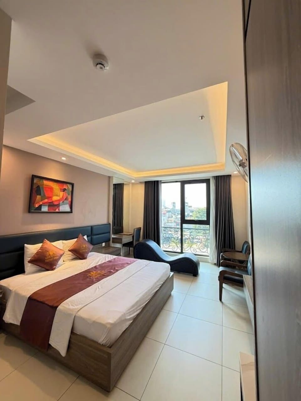 Deluxe Room, City View | Desk, soundproofing, free WiFi, bed sheets