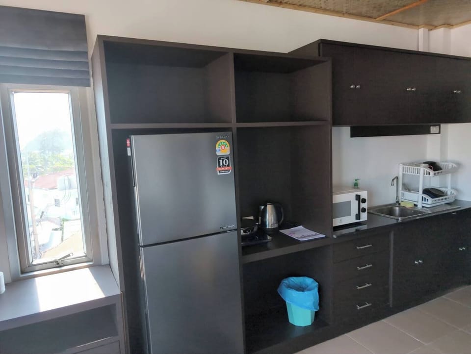 Apartment, 1 Bedroom, Smoking | Private kitchen