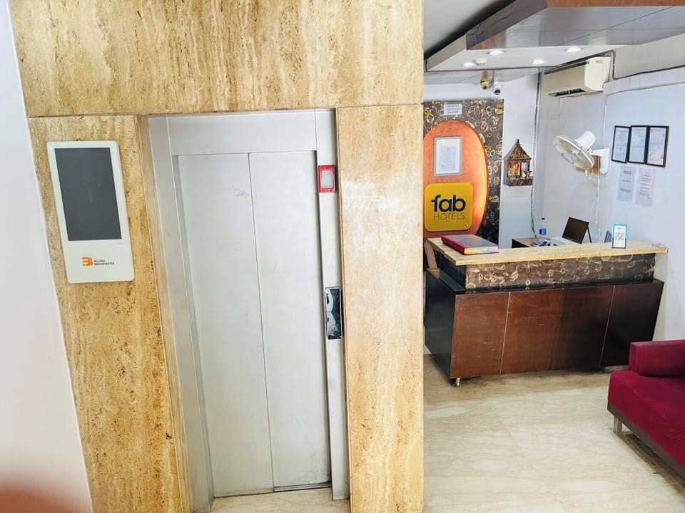 Double Room | Living area | 24-inch LCD TV with cable channels