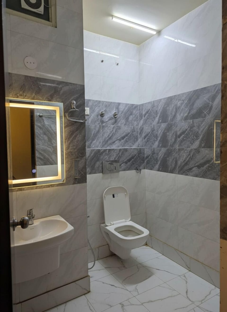 Deluxe Double Room | Bathroom
