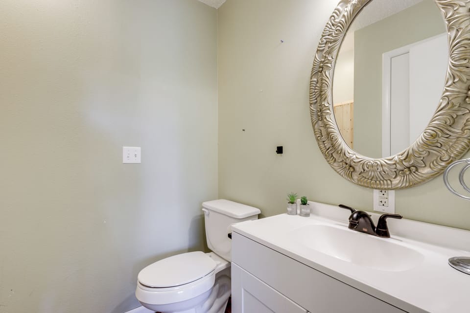 Ozark Getaway Near Roaring River & Fishing Cottage in Missouri