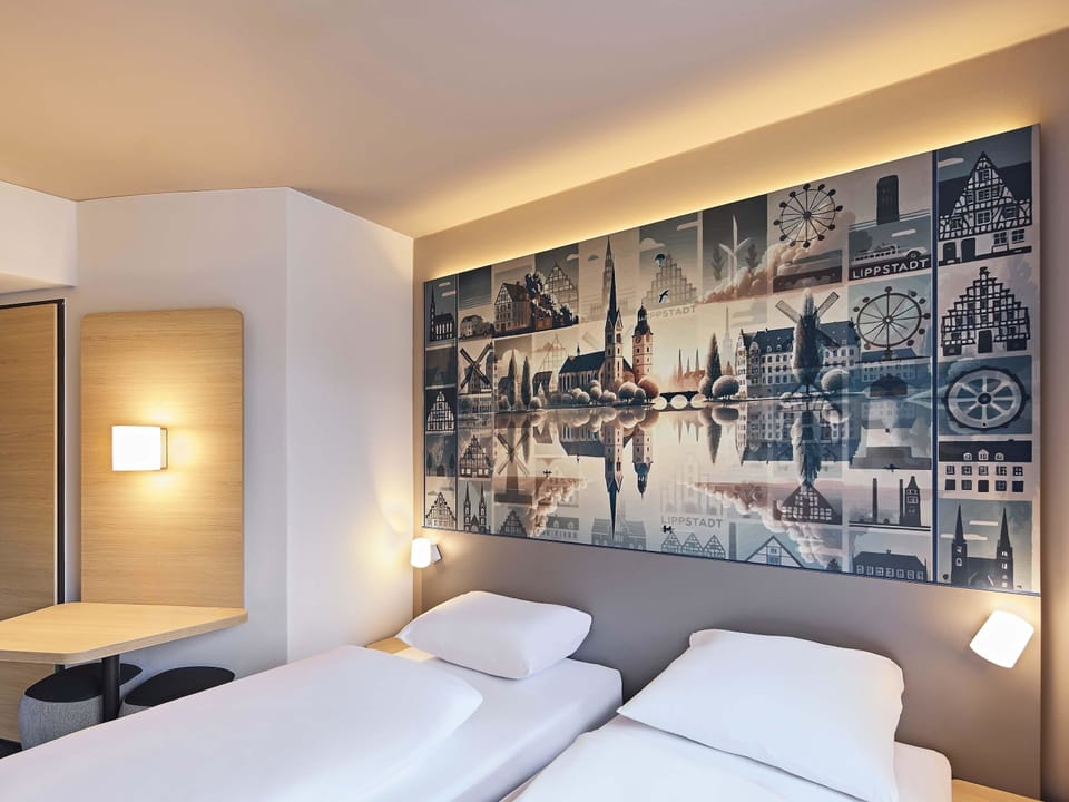 Twin Room | Desk, free WiFi