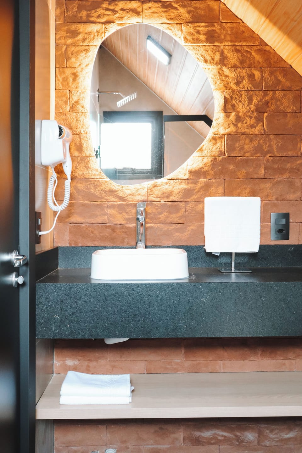 Suite, Pets Allowed, Valley View | Bathroom | Shower, free toiletries, hair dryer, towels