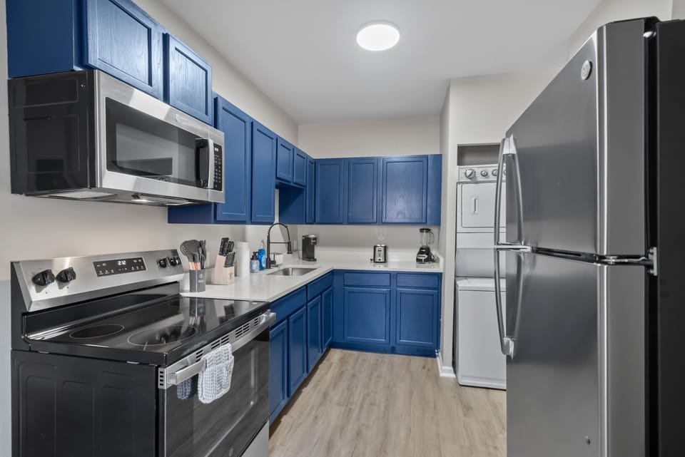 Apartment, 1 Queen Bed, Kitchen, Garden View (870–872 N Pearl872.5) | Private kitchen