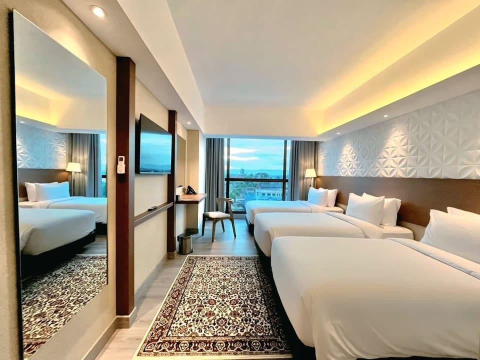Executive Triple Room | In-room safe, desk, free WiFi, bed sheets